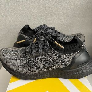 UltraBOOST Uncaged size 4